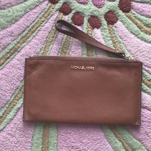 Michael Kors Jet Set 10 x 5.5 zippered wristlet